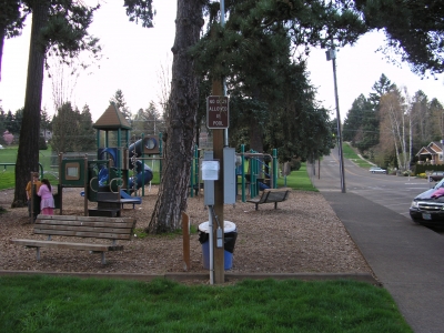 Signs....The Willamette Park Playground! Signs....The Willamette Park Playground!