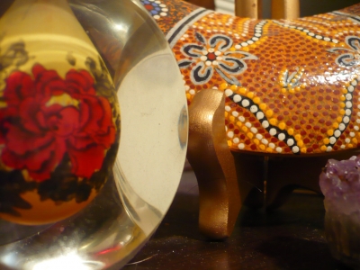Yep...some glass thingie my mom gave me and a boomerang