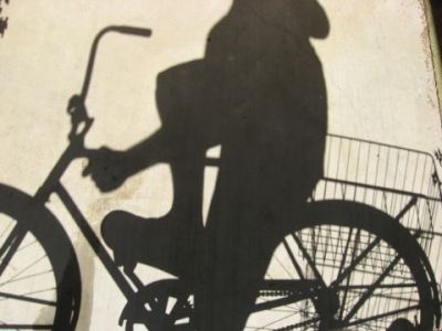 Beardwater can bike while photographing