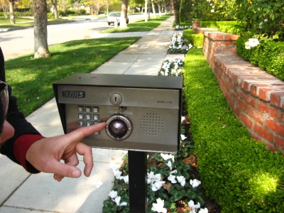 Lincoln examines the talk box