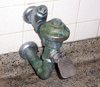 Super awesome pedal flushing device