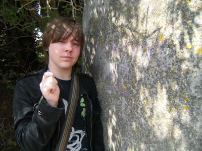 Tom 1:57 - Back wall of control room