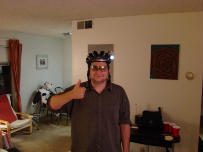 Papa Smurf ready to try on the egg