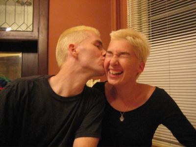 kiss.jpg