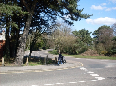 Queen's Park South Drive