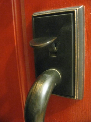 Button type doorknob