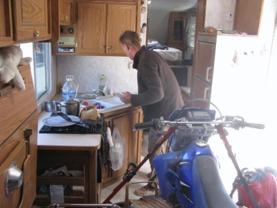 Glenn cooks breakfast.