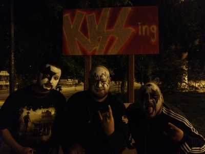 The last three KISSing booth participants