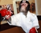Monkeys also love boxing.