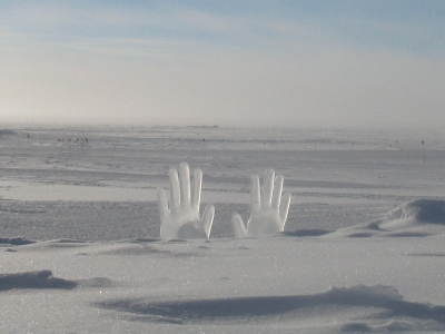Yet another ice hand photo.