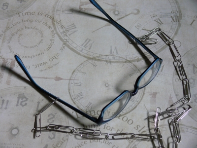 Step 2:  attach the chain to the glasses