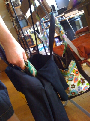 hidingbag...inbag.JPG hidingbag...inbag.JPG