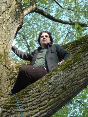 and nothing to instruct me to forget.