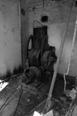 mechanism for making the elevator move. mechanism for making the elevator move.