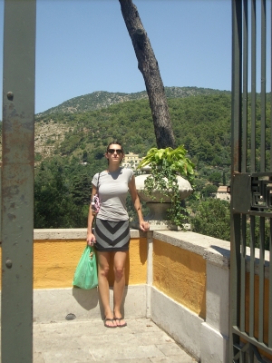 Amica at gates of Villa Gregorio