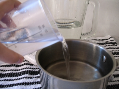 Pour 20 oz of San Francisco Tap water into Pot