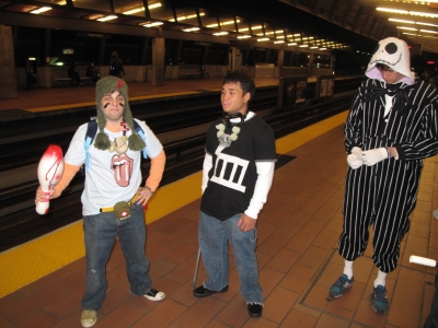 Journey-ers waiting on my Fruitvale platform to board Journey-ers waiting on my Fruitvale platform to board