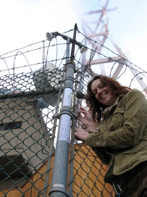 Bex gets it up (the love letter) for Sutro.