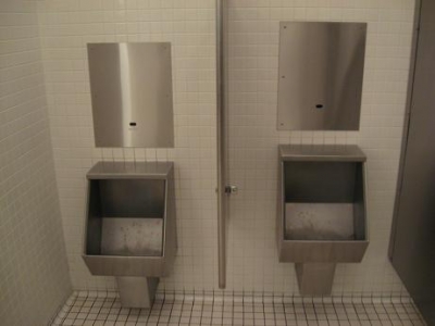 2urinals.JPG