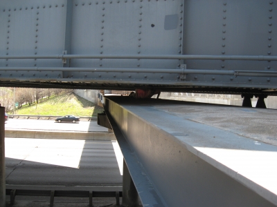 The Dok crawling through a very narrow gap.