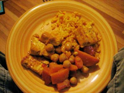 Curry rice, tofu, carrots, chickpeas, etc