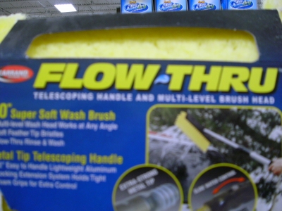Flow- Thru Brush
