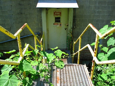 thistle mill staircase,  aug 05