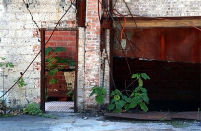 outside the thistle mill bathroom, sept 08