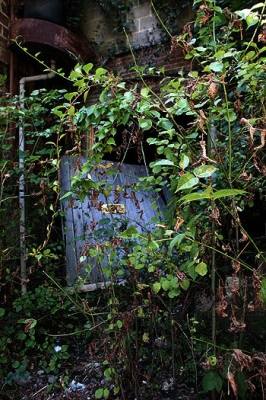 thistle mill 'keep out' sign, sept 08