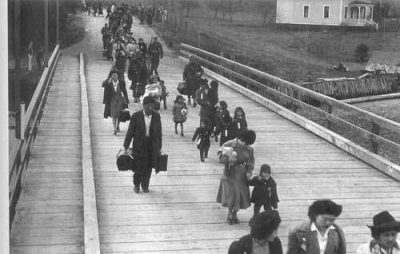  Japanese Americans packed their bags and were escorted to the camps