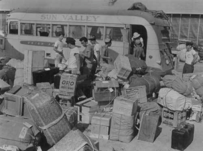 moving was even suckier back then!!!! no wheels on the luggage!!! oh my!!!!