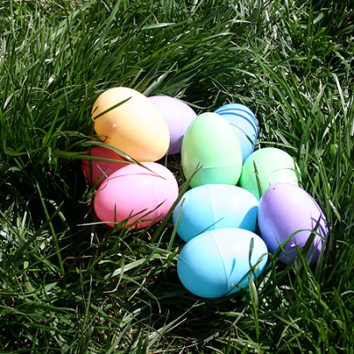 alien-eggs-in-grass.jpg