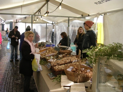 gratuitous market picture #2 gratuitous market picture #2