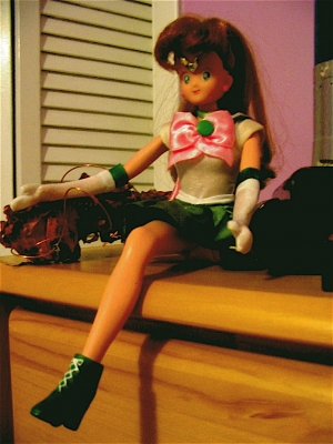 one-legged Sailor Jupiter doll