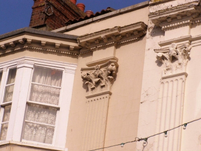 Art Nouveau? Art Nouveau?
