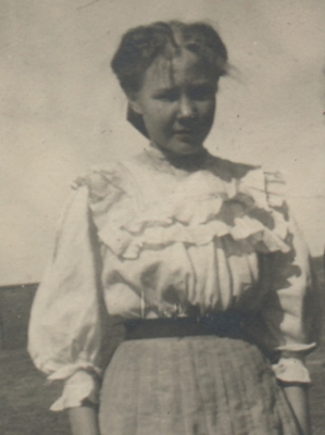 This is Edna (Anderson) Smith