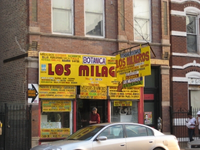 Exciting storefront in Pilsen