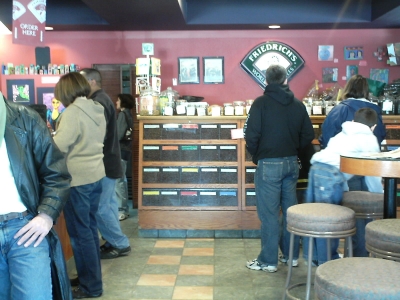 Katoro: Coffee shop interior