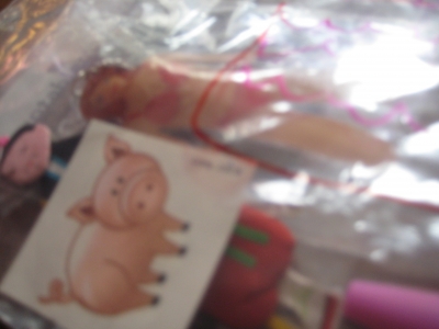 sealed for freshness, yellow and blue make green...