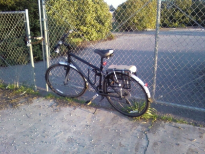 The chain made it easier to cross the fence.