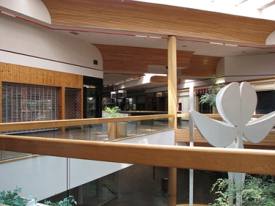 This used to be the bustling main entrance of the mall.