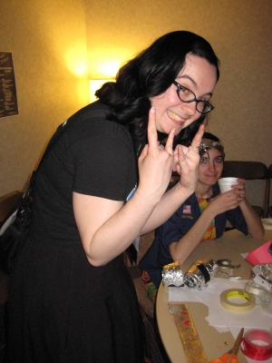 ROBOT VICTORY SIGN