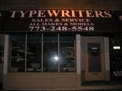 Who still uses typewriters? 