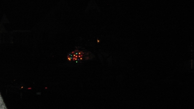 neighbors xmas lights