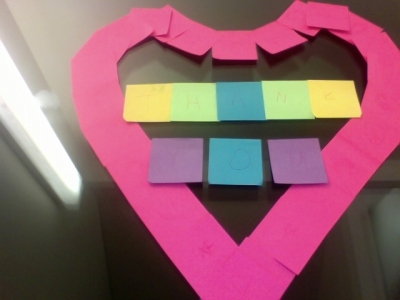 the colored stickies say "thank you" (day 8)