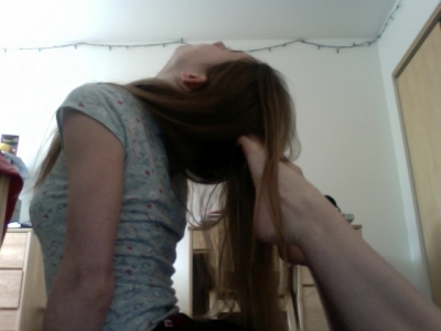 Feat touching head