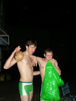 Ayma Mack matches the palm tree