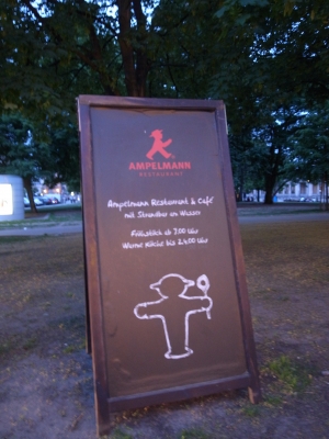 More ampelmännchen. More ampelmännchen.