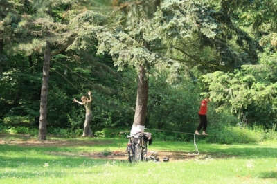 two slackliners