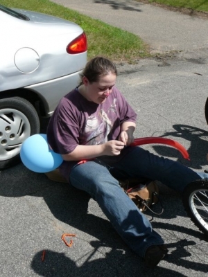 it's hard to tie those balloons